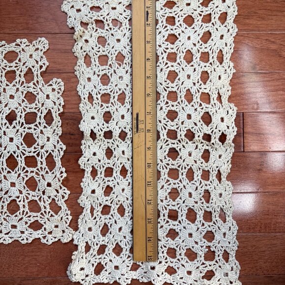 Vintage Handcrafted Crochet Lace Doily Set - Picture 5 of 8